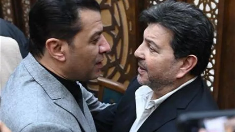 هاني شاكر يوضح حقيقة خلافه مع نقيب الموسيقيين مصطفى كامل