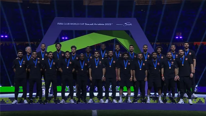 الكاف للأهلى : شكرا لكم على جعل افريقيا فخورة