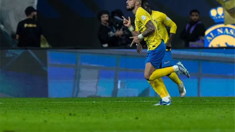 النصر ضد الاتفاق .. قذيفة تيلس تعلن الهدف الأول للنصر