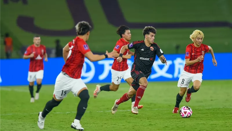 بعد تألقه بمونديال الاندية.. 3 عروض لإمام عاشور من الدورى السعودى