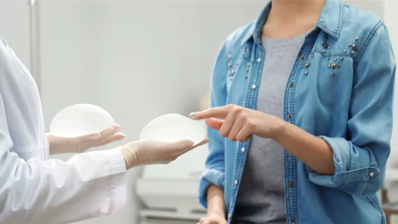 الحقن بالسيليكون .. عمليات تجميل تلجأ إليها النساء