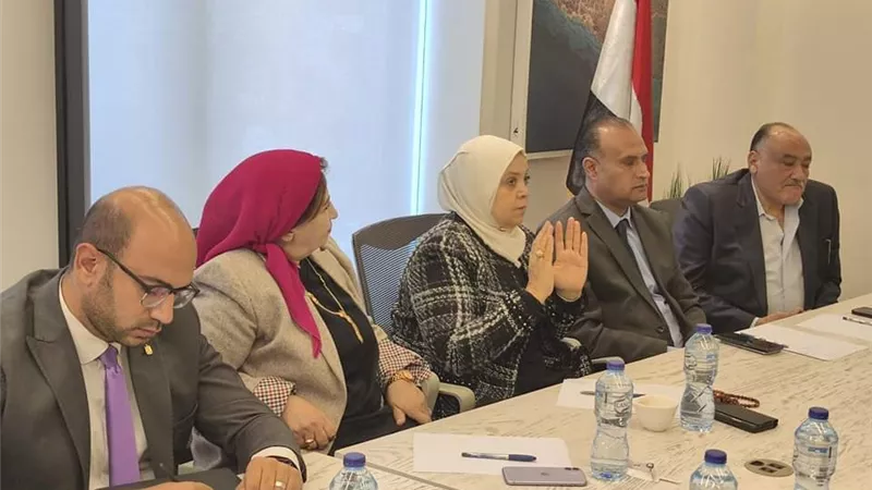 رئيس حزب صوت الشعب يعقد أولي الاجتماعات للهيئة العليا