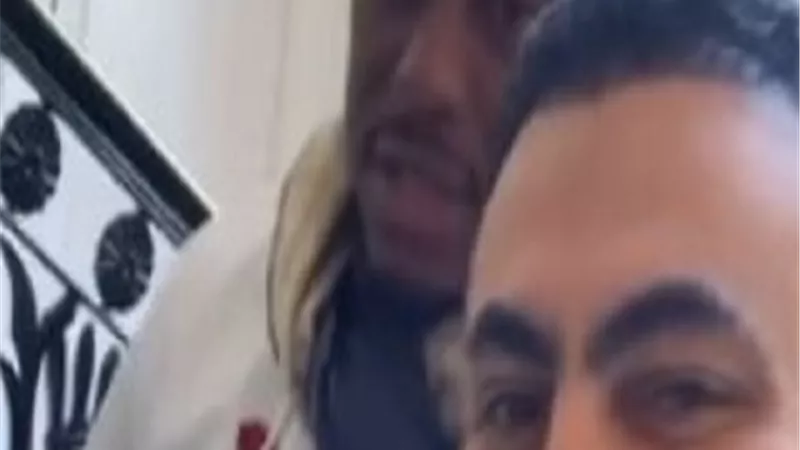 تيريس جيبسون يرقص مع محمد كريم على أغنية رضا البحراوي ناس مني