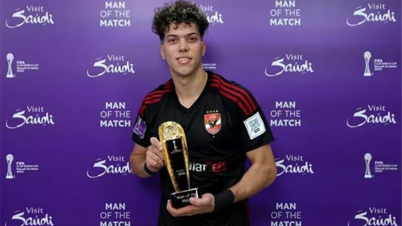 إمام عاشور رجل مباراة الاهلى وأوراوا اليابانى
