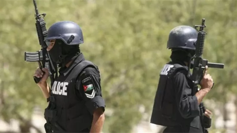 الأمن العام الأردني يداهم مهربي مخدرات تسللوا عبر الحدود ويشتبك معهم