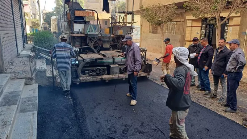محافظ المنيا يتابع خطة الرصف على مستوى مراكز المحافظة