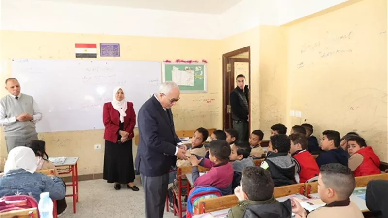 وزير التربية والتعليم يشدد على تسجيل الغياب الالكترونى..وتفعيل لائحة النظام والانضباط المدرسى