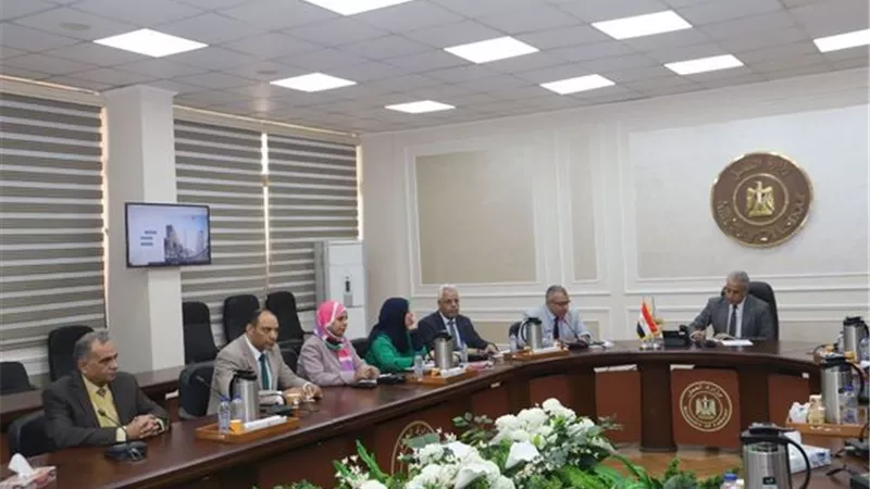 وزير العمل يوجه بسرعة إطلاق منصة إلكترونية للعمالة غير المنتظمة