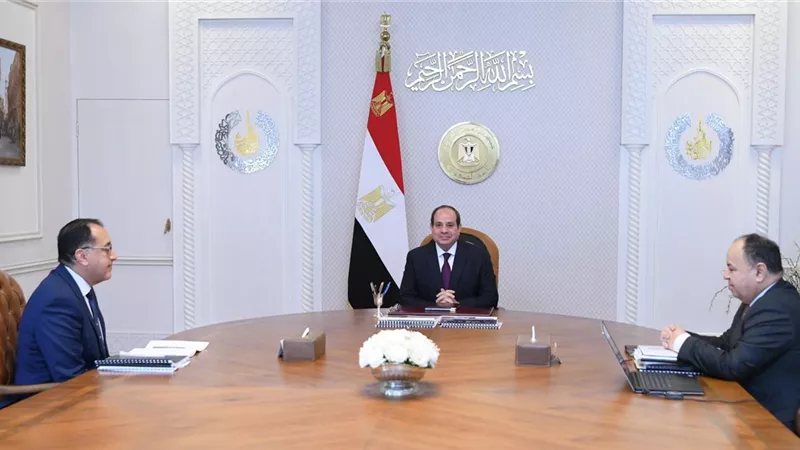 الرئيس السيسى يتابع مع مدبولي ووزير المالية مؤشرات الأداء المالى للموازنة العامة