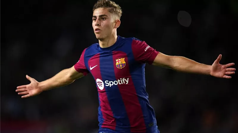 نجم برشلونة الموهوب: علينا تصحيح المسار.. ونسعى لحصد كل الألقاب