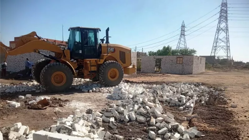 إزالة التعديات ورفع الإشغالات بمراكز ومدن أسوان
