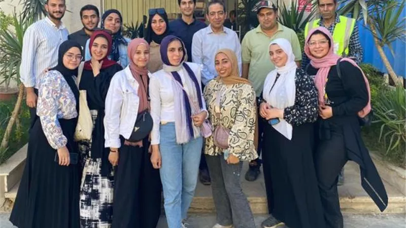 الفنون التطبيقية بالجامعة المصرية الروسية تنظم زيارة للطلاب بمصانع العاشر.. بالصور