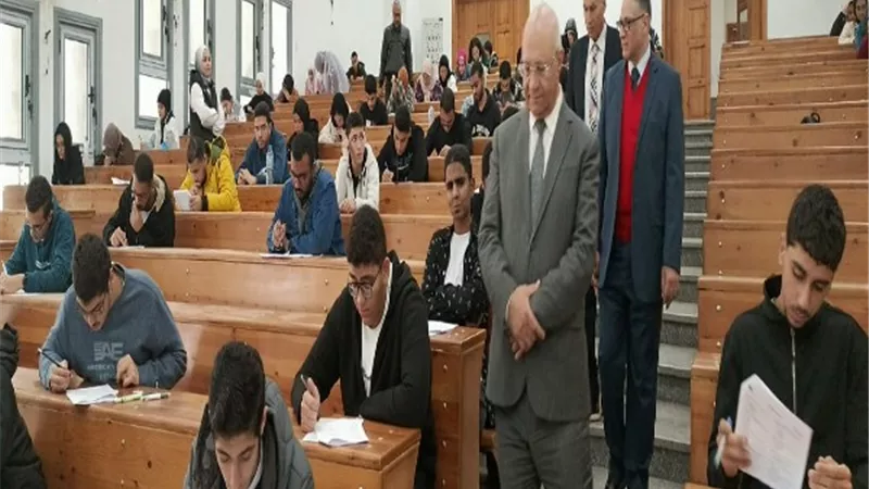 سوسة يطمئن على انتظام امتحانات الترم الأول بجامعة بنها الأهلية