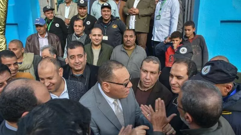 محافظ الشرقية يخفض القيمة الايجارية لأصحاب المحال بابوكبير