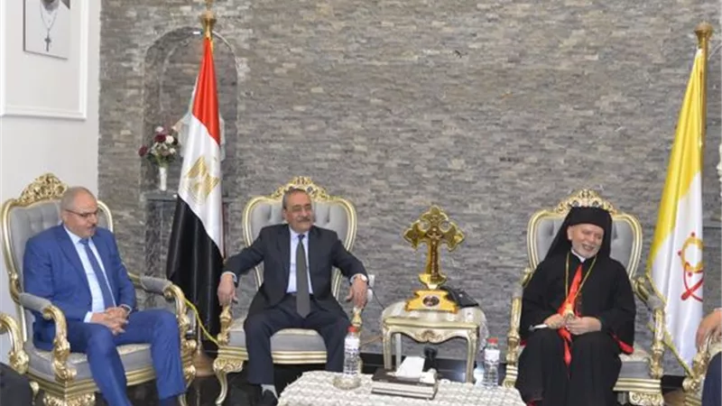 محافظ الإسماعيلية يهنئ الأقباط الكاثوليك بعيد الميلاد المجيد