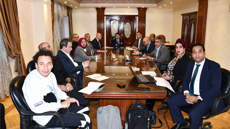 وزير الشباب يبحث الترتيبات النهائية لانطلاق ماراثون زايد بالعاصمة
