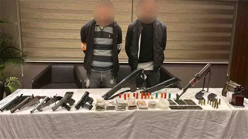 بعد النشر على الفيس.. ضبط عنصرين إجراميين بحوزتهما اسلحة نارية ومخدرات بالخانكة