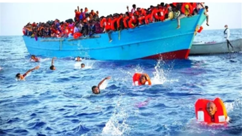 البحرية المغربية تنقذ 43 شخصًا أثناء محاولتهم الهجرة غير المشروعة