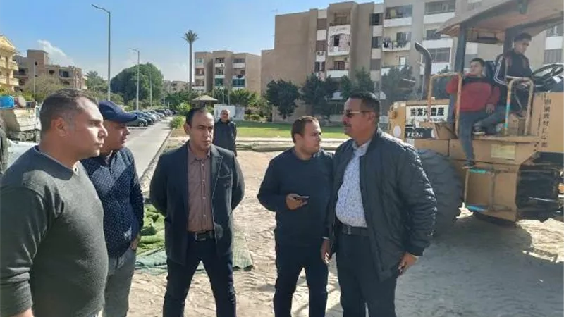 رئيس جهاز الشروق يقود حملة مُكبرة بـ(12) مُعدة لرفع الإشغالات صور