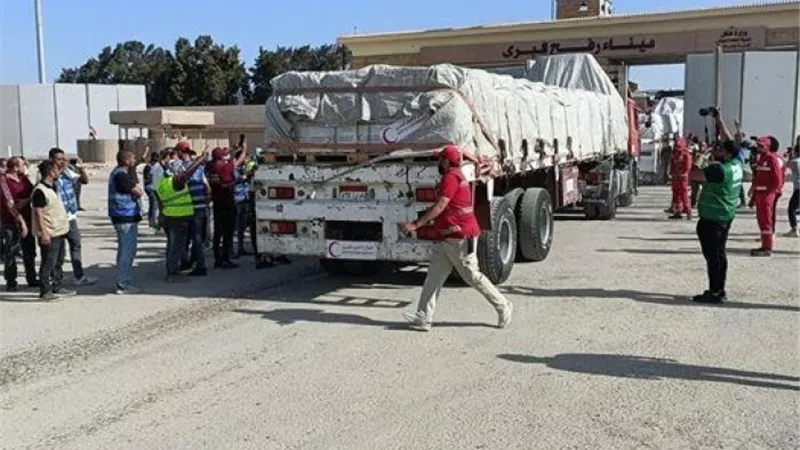 الهلال الأحمر الفلسطيني:استلمنا 4760 شاحنة مساعدات عبر معبر 