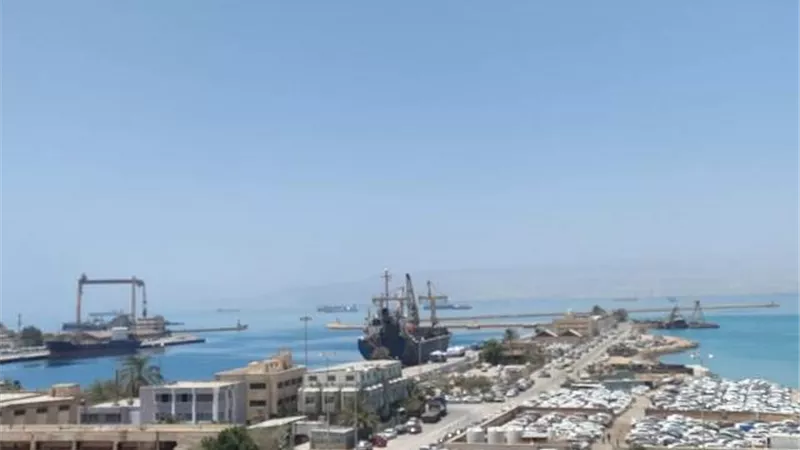 تداول 10آلاف طن و844 شاحنة بضائع عامة ومتنوعة بموانئ البحر الأحمر