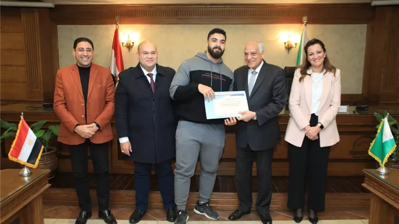 محافظ الجيزة يكرم 13 لاعباً من أبطال المشروع القومي للموهبة