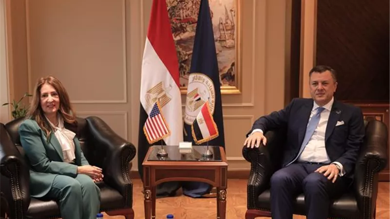 وزير السياحة يبحث التعاون مع سفيرة الولايات المتحدة الأمريكية