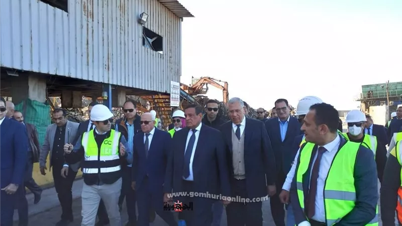 وزير التنمية المحلية يتفقد مصنع تدوير القمامة في بورسعيد