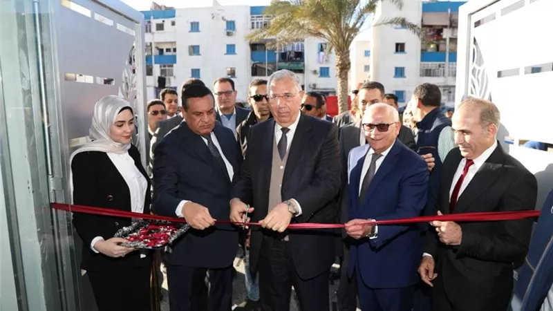 آمنة والقصيريفتتحان المركزالتكنولوجي لاصدارتراخيص المحال ببورسعيد