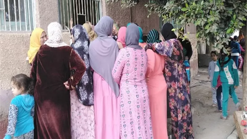 الكشف على ١٤٣٤ مواطن خلال قافلة طبية في كفر الحمام ببنها..بالمجان