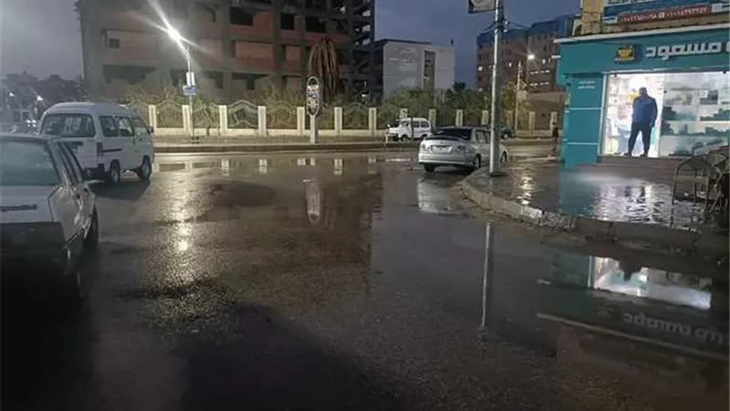 أمطار غزيرة تضرب شوارع السعودية