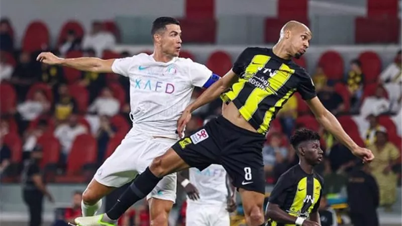 النصر يُعاقب اتحاد جدة بخماسية مثيرة في الكلاسيكو السعودي - شاهد