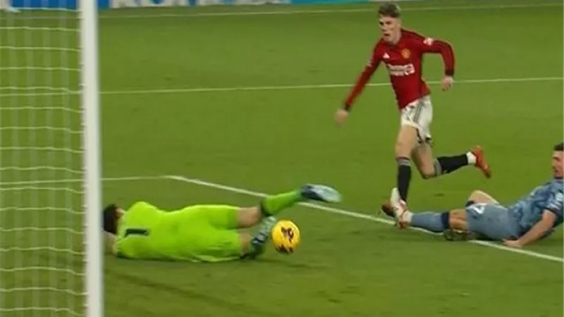 ريمونتادا اليونايتد على أستون فيلا تُغيّر ترتيب الدورى الانجليزى
