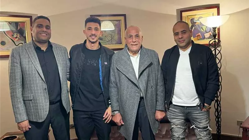 وكيله : لاعبون من الأهلي وبيراميدز تحدثوا مع أحمد فتوح