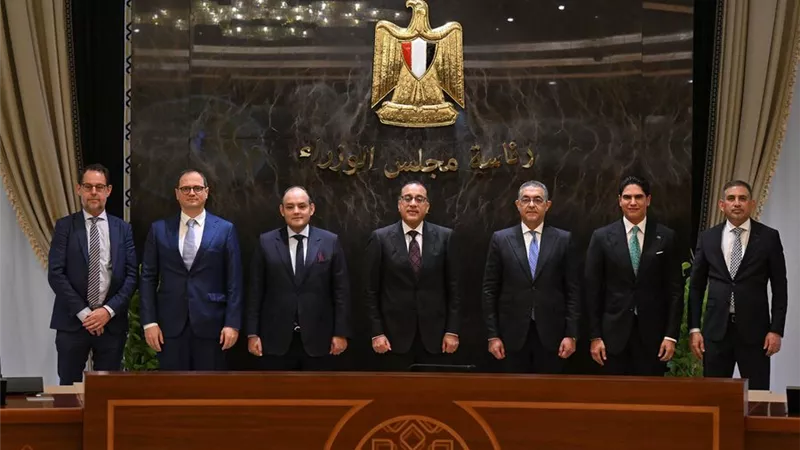 رئيس الوزراء: مجمع الأغذية الزراعية يوفر 7 آلاف فرصة عمل