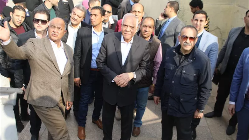 محافظ الجيزة يتفقد أعمال تطوير السكة الحديد ببشتيل قبل إفتتاحها