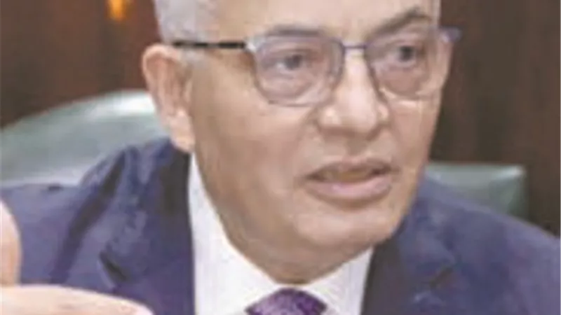 بيانات برلمانية: استثناء أبناء العاملين في الخارج من نسب الغياب