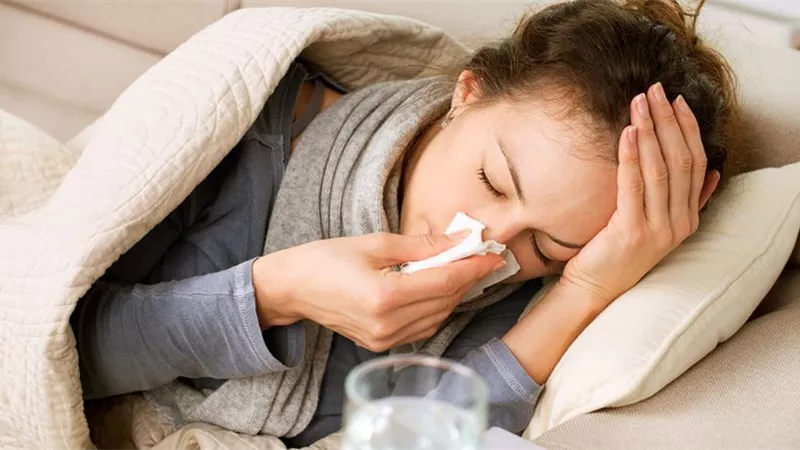 الصحة تحذر من التقلبات الجوية حتى مارس المقبل وتوجه نصائح لمواجهة فيروسات الشتاء