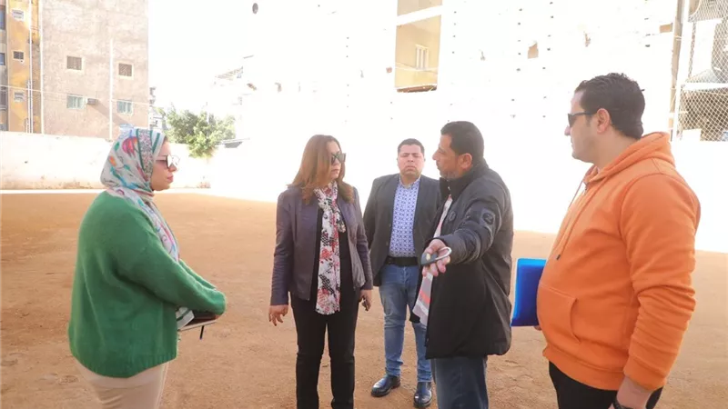 محافظ دمياط تفاجئ مدرسة وتأمر بالتحقيق مع ٣١ من العاملين بها