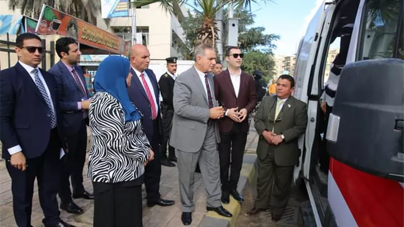 محافظ كفرالشيخ يتفقد سيارة المركز التكنولوجى المتنقل