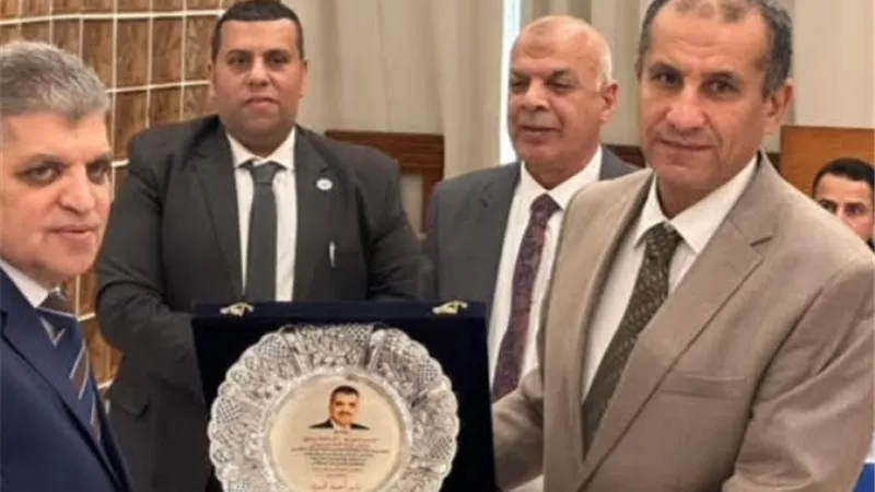 الفريق اسامة ربيع يشيد بجهود العاملين بشركة القناة للموانئ