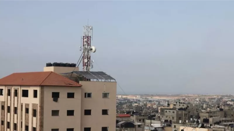 انقطاع كامل للاتصالات والإنترنت في قطاع غزة