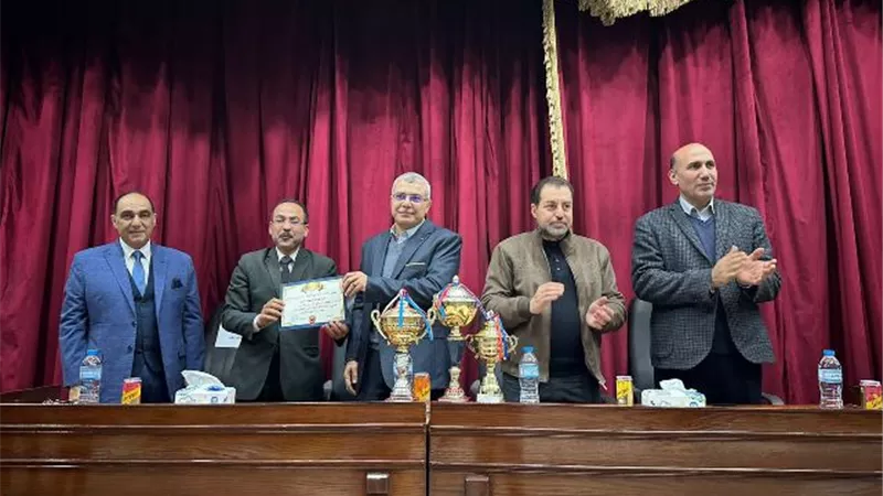 رئيس جامعة الزقازيق يشهد فعاليات حفل ختام مهرجان المسرح