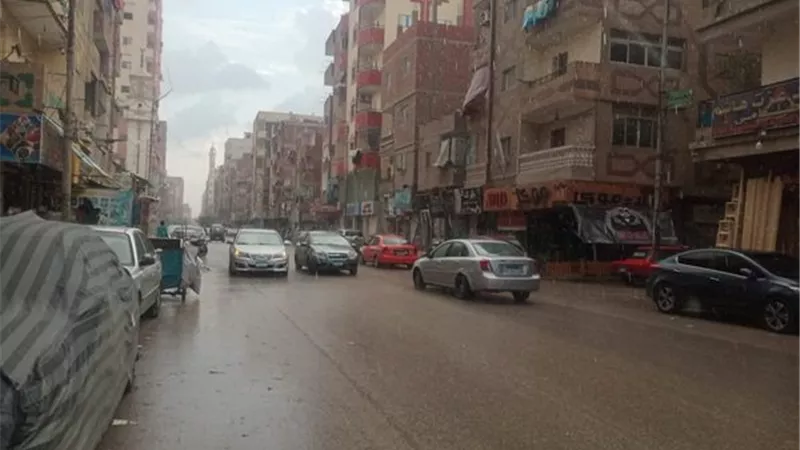 الطقس السيئ..غيوم وأمطار متوسطة في الإسماعيلية..صور