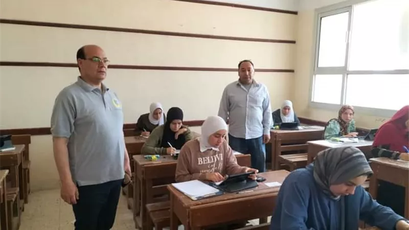 تعليم أسيوط تنهي استعداداتها لامتحانات الفصل الدراسي الأول