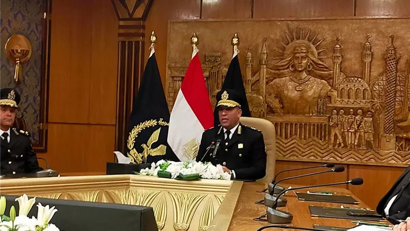 رئيس أكاديمية الشرطة يعلن نتيجة القبول للدفعة الجديدة لكليةالشرطة