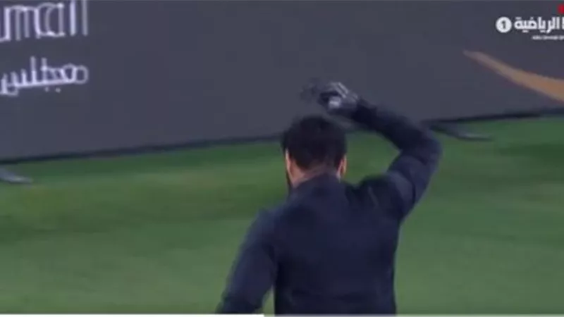 شاهد بالفيديو.. تحية جماهير الأهلي لـ