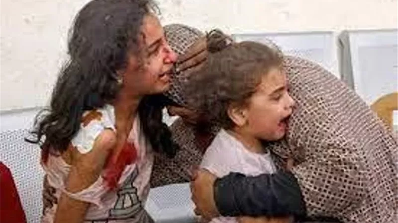 فرنسا تستقبل طفلَين فلسطينَيين مصابين