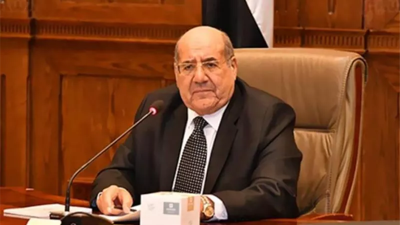 رئيس مجلس الشيوخ يهنئ الرئيس السيسي بالعام الميلادي الجديد