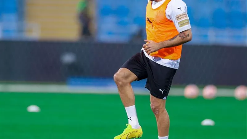 الفيحاء ضد الهلال .. شاهد احتفال جماهير الهلال بـ ميتروفيتش